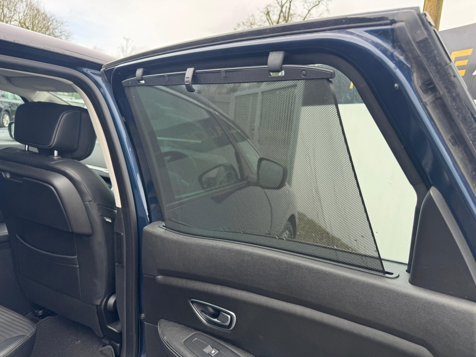 2017 Renault Scenic - image 11