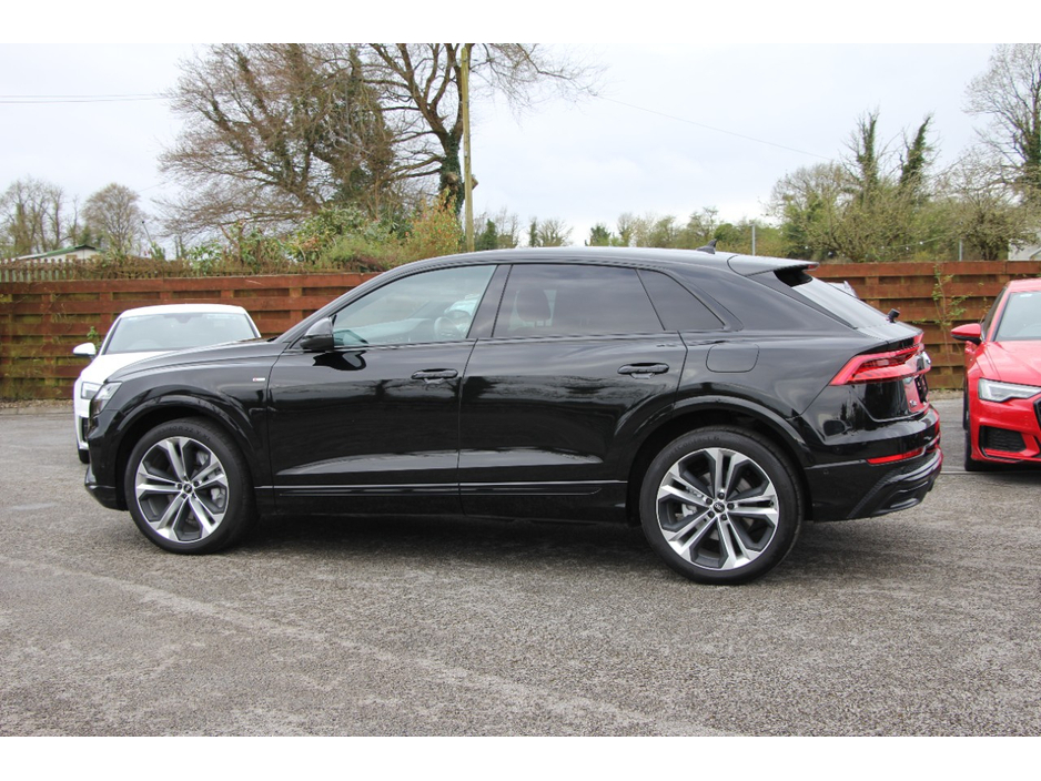 2023 Audi Q8 - image 7