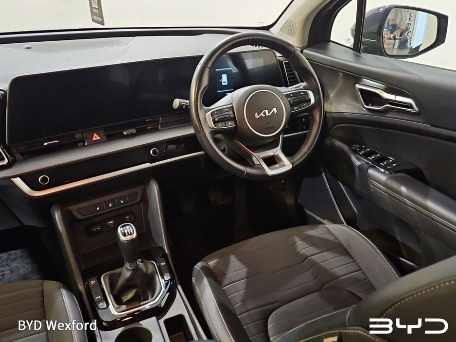 2022 Kia Sportage - image 18