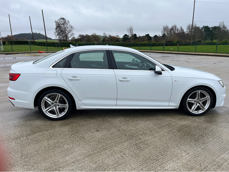 2017 Audi A4 - image 13