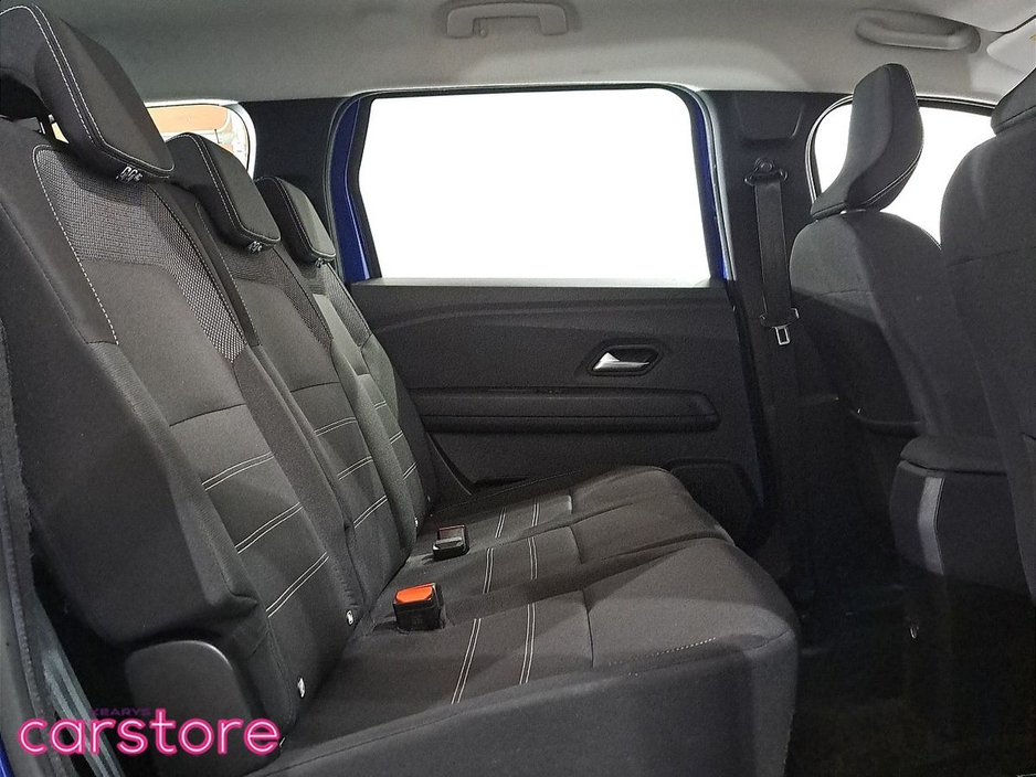 2022 Dacia Jogger - image 13