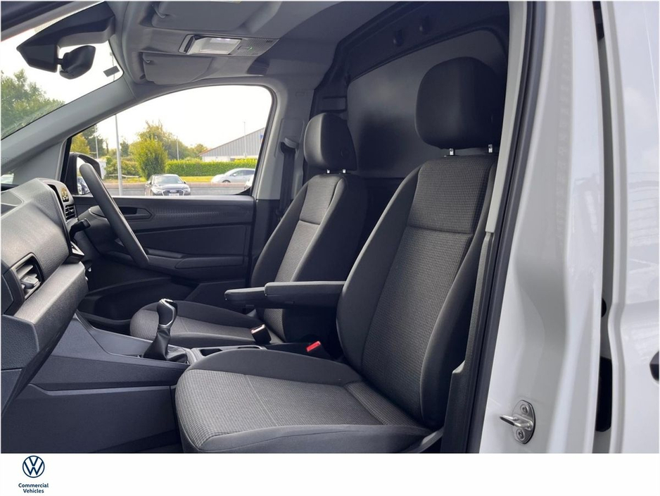 2025 Volkswagen Caddy CARGO 102HP M6F €22,495