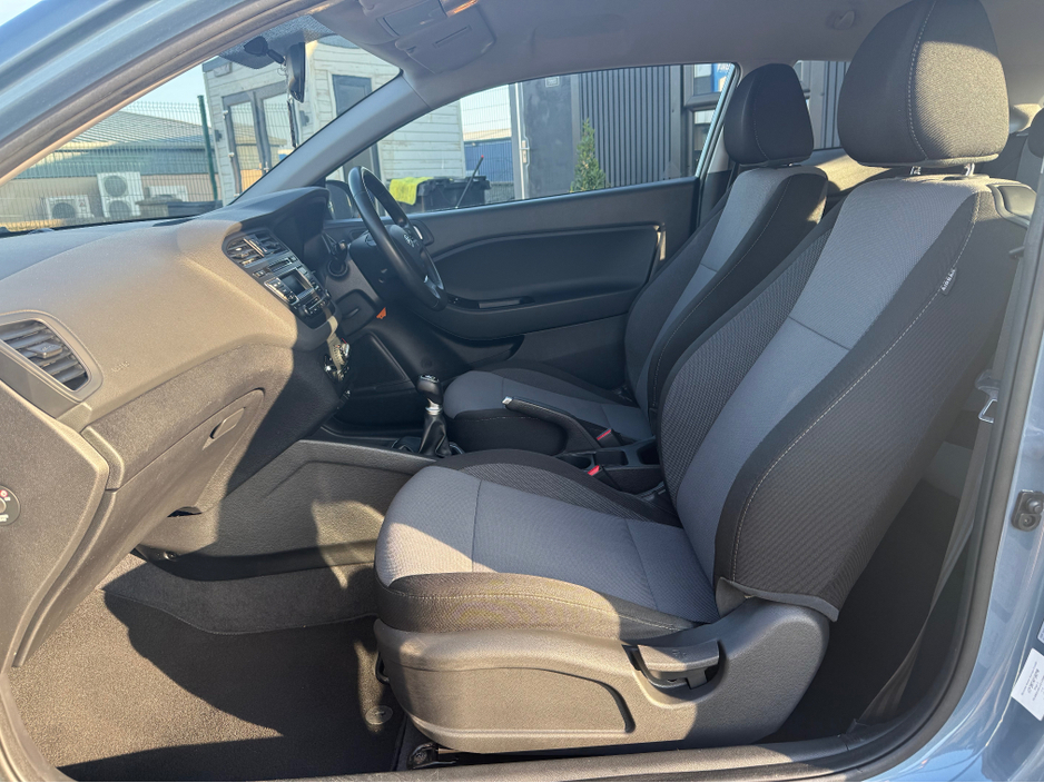 2016 Hyundai i20 - image 18