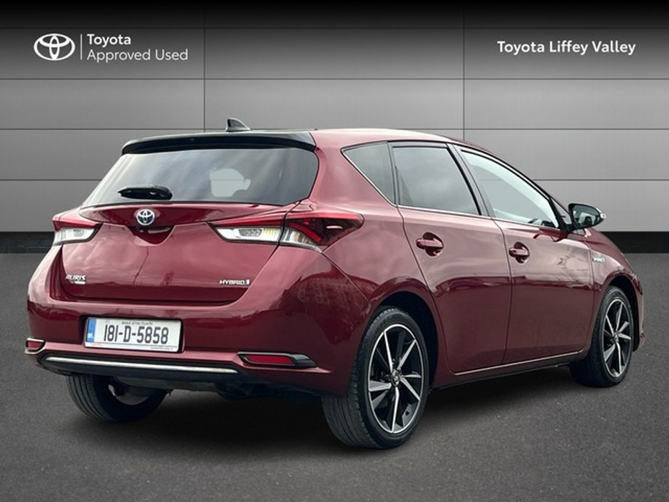 2018 Toyota Auris - image 2
