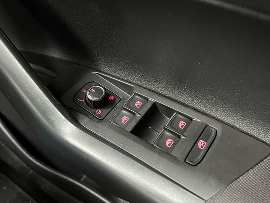 2018 Volkswagen Polo - image 26