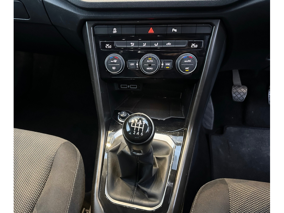 2019 Volkswagen T-Roc 1.0 TSI DESIGN 115PS €18,500