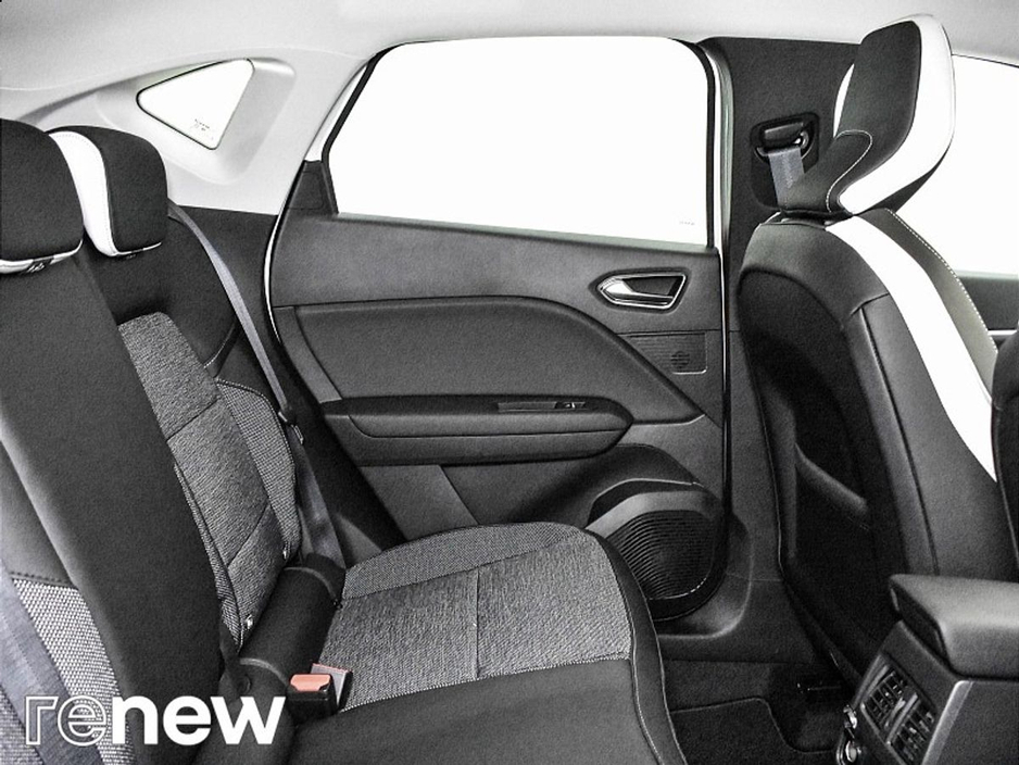 2021 Renault Captur - image 13