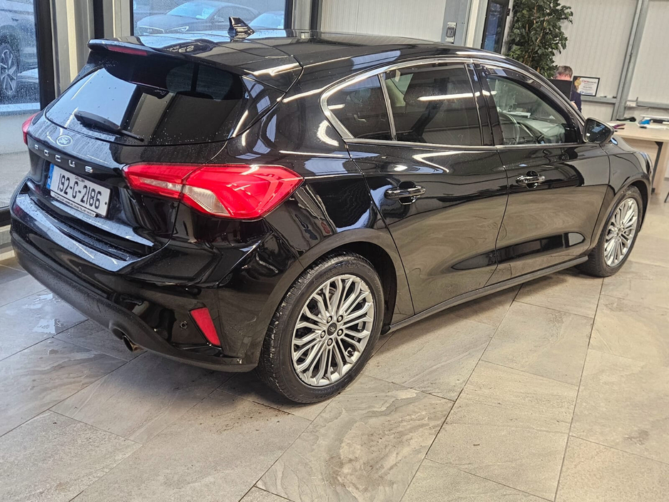 2019 Ford Focus - image 3