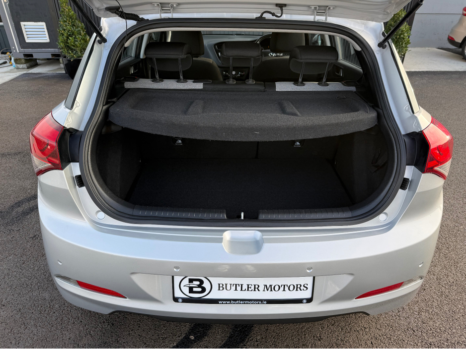 2016 Hyundai i20 - image 15