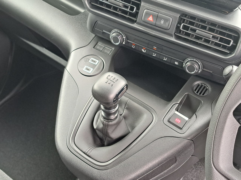 2026 Opel Combo - image 28