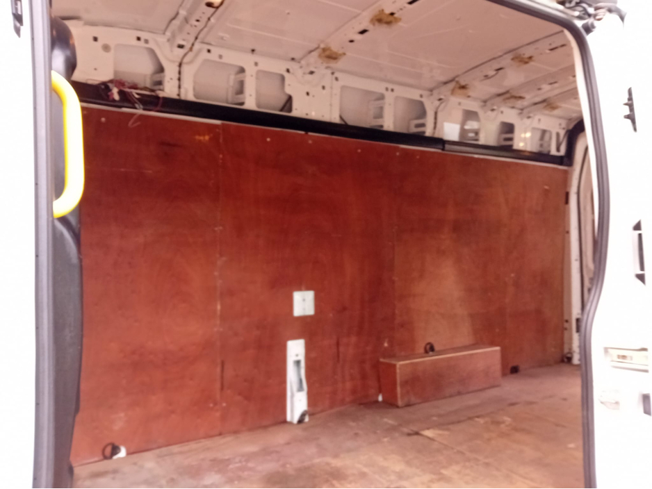 2019 Ford Transit - image 22