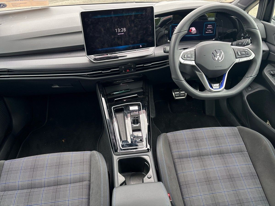 2025 Volkswagen Golf GTE 1.5TSI PHEV 177HP DSG €49,975