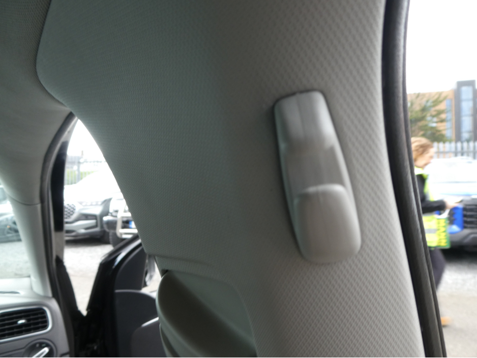 2016 Volkswagen Polo - image 15