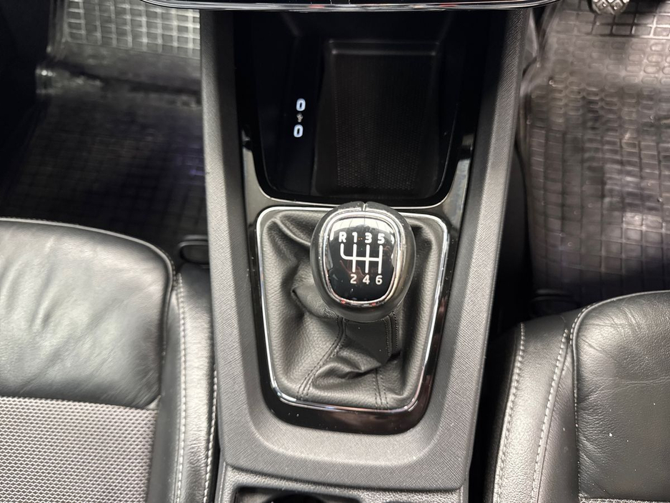 2023 Skoda Octavia - image 16