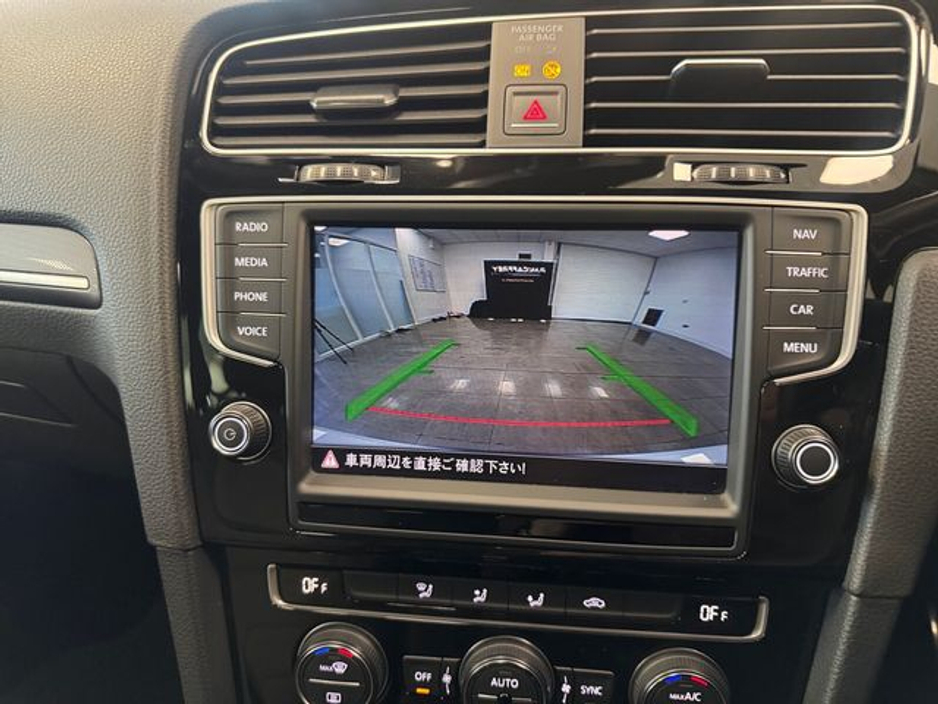 2016 Volkswagen Golf - image 14