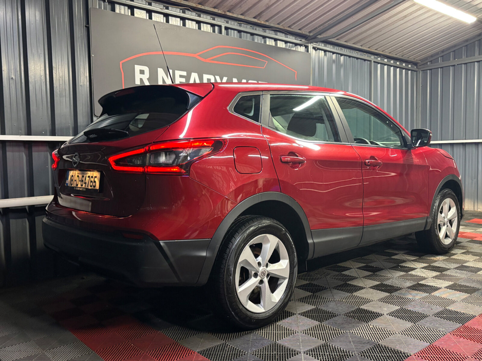 2018 Nissan Qashqai - image 5