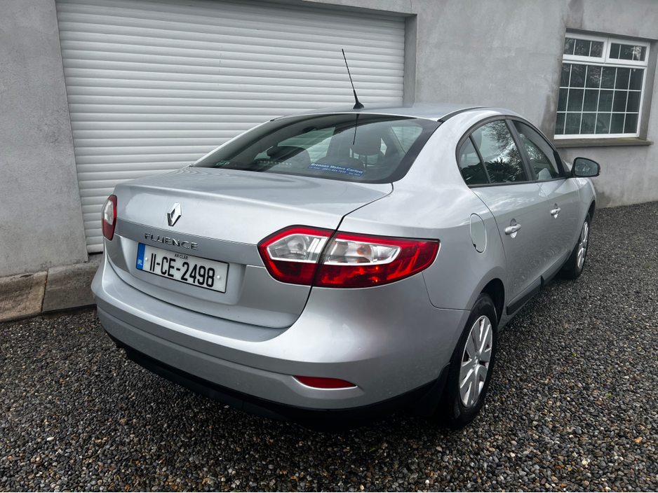 2011 Renault Fluence - image 11