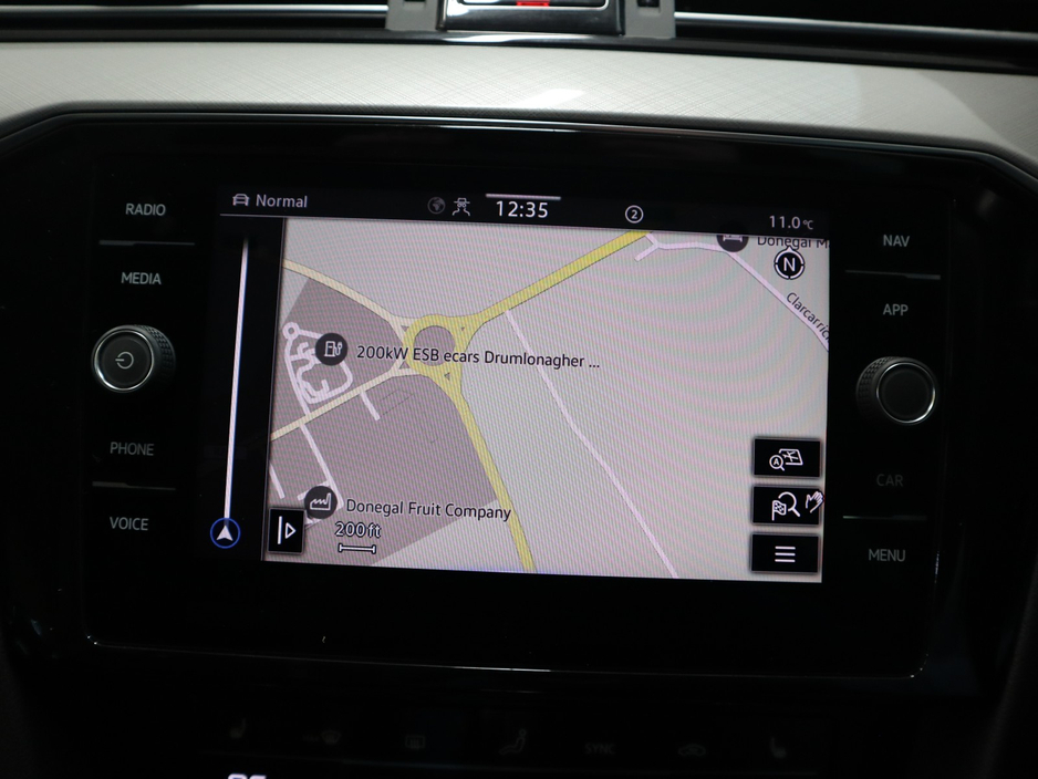 2022 Volkswagen Passat - image 19