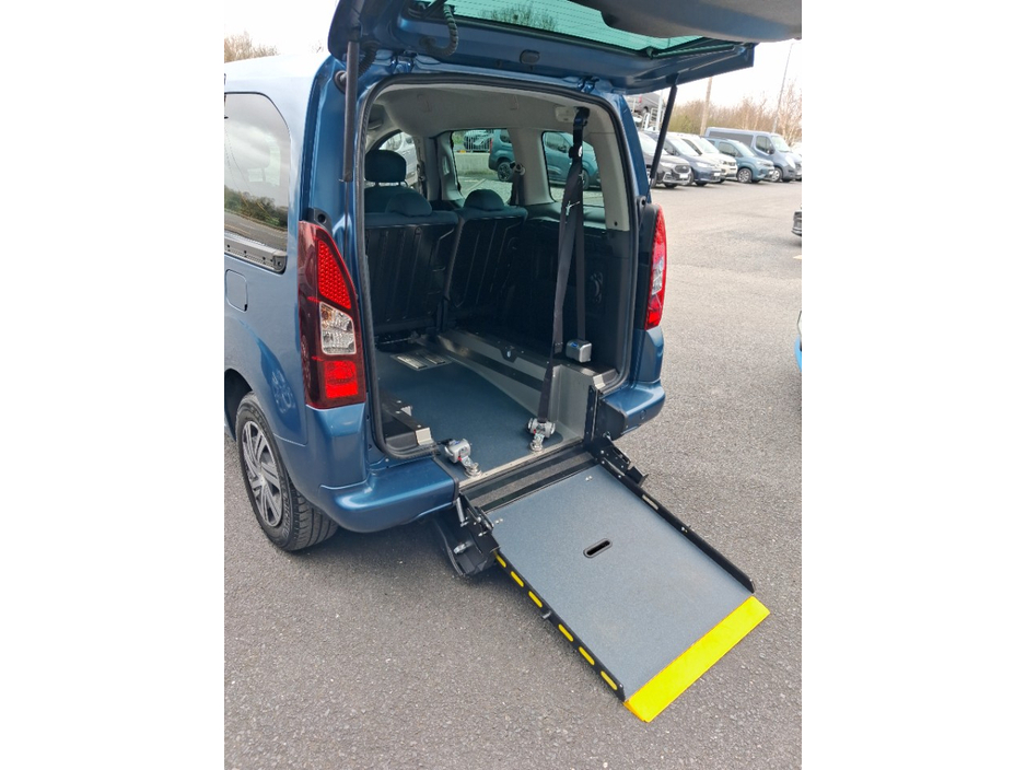 2019 Citroen Berlingo Multispace - image 13