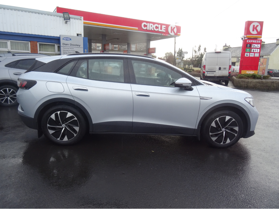 2022 Volkswagen ID.4 - image 8