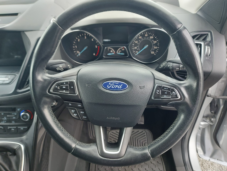 2017 Ford Kuga - image 21