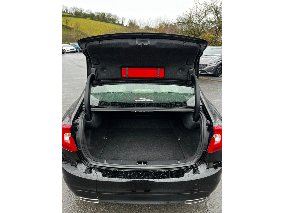 2018 Volvo S60 - image 14