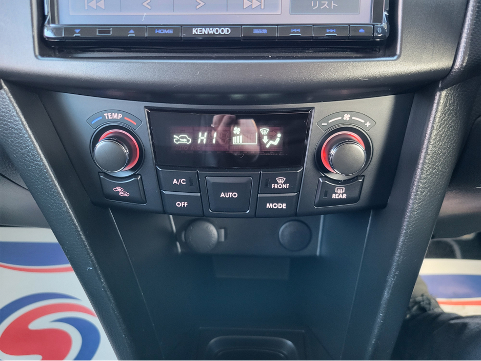 2016 Suzuki Swift - image 17