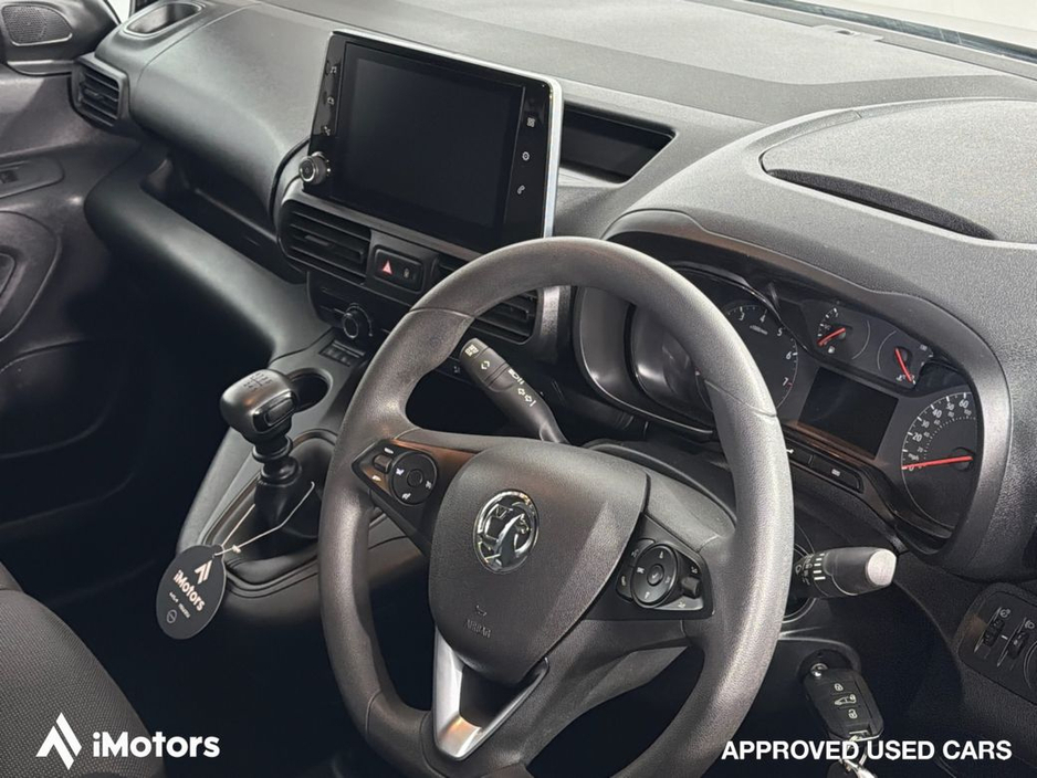 2022 Vauxhall Combo - image 15