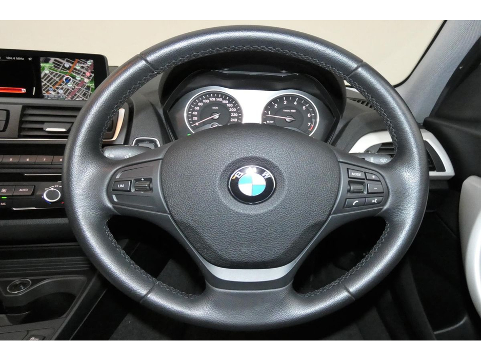 2016 BMW 1 Series - image 14