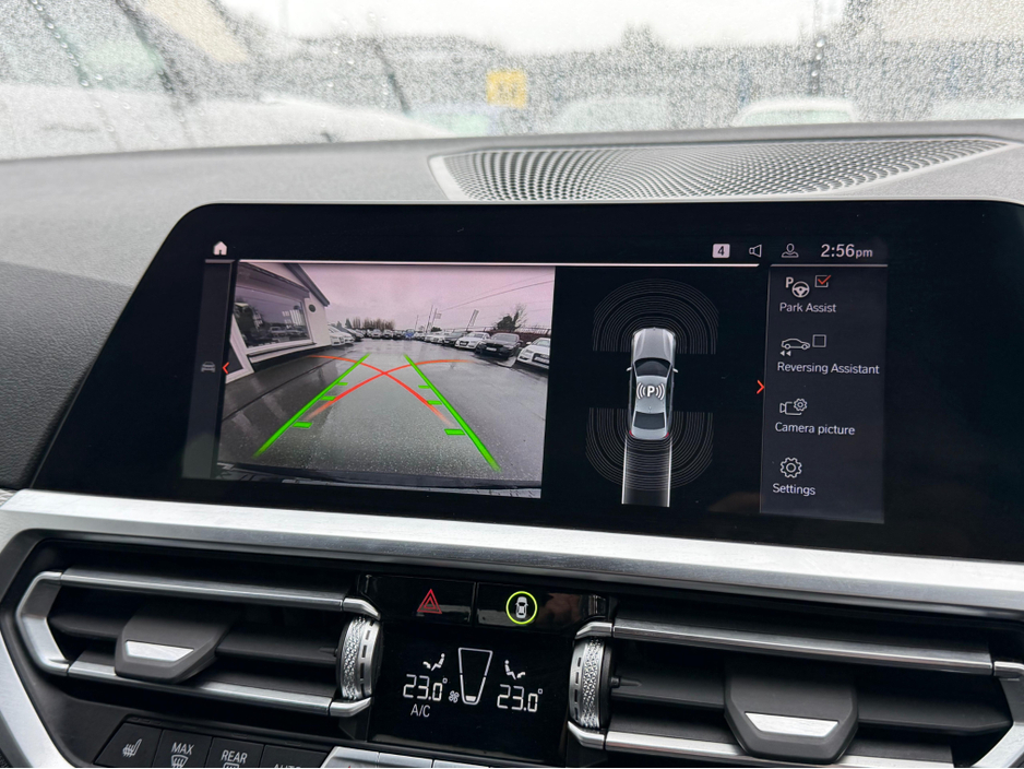 2022 BMW 3 Series - image 27