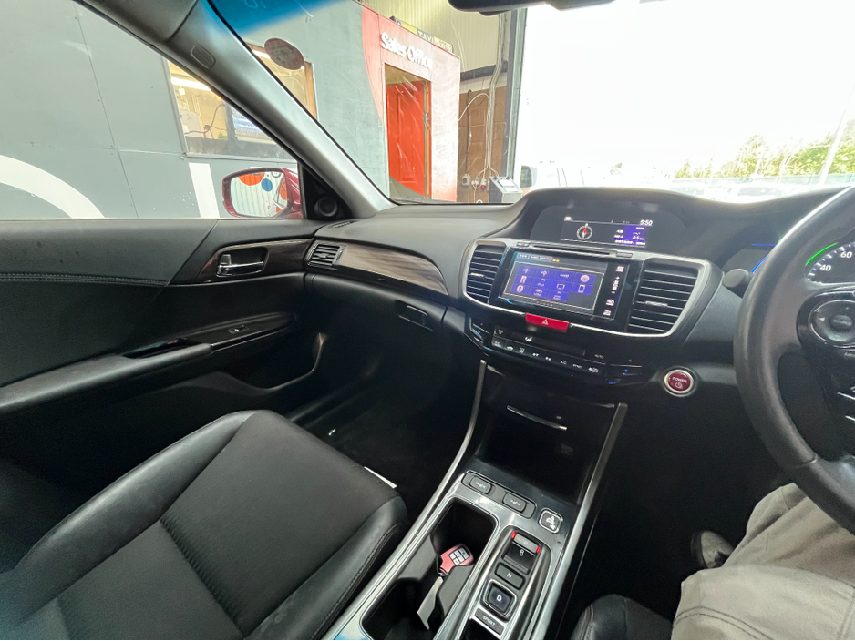 2018 Honda Accord - image 19