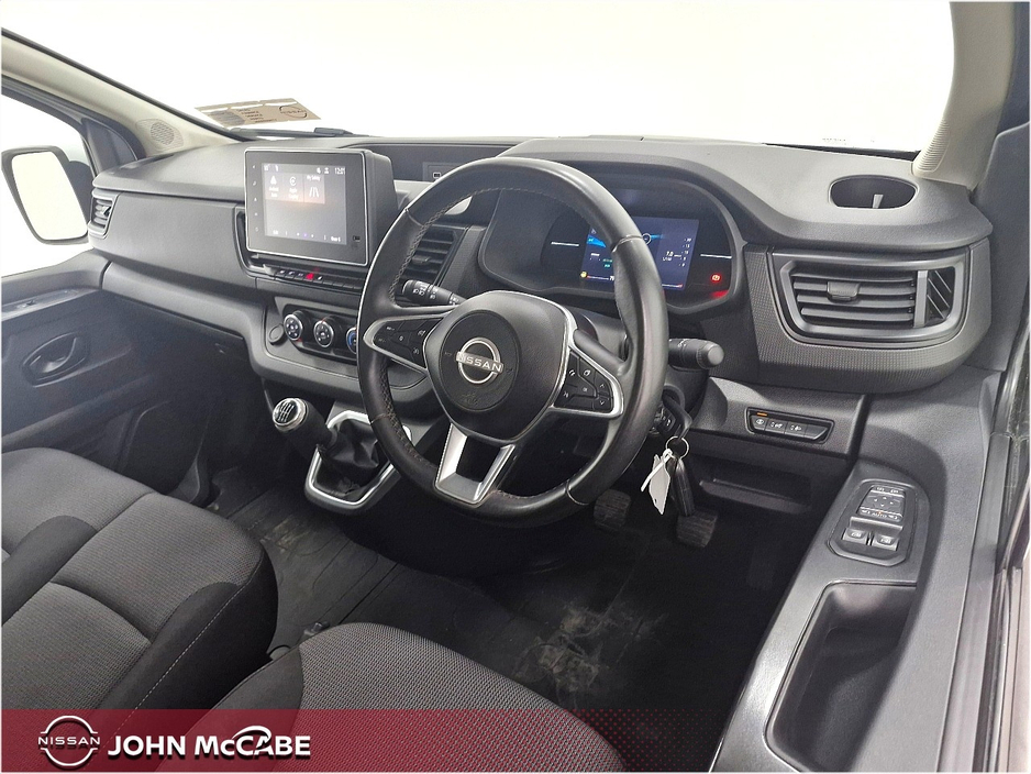 2025 Nissan Primastar - image 27