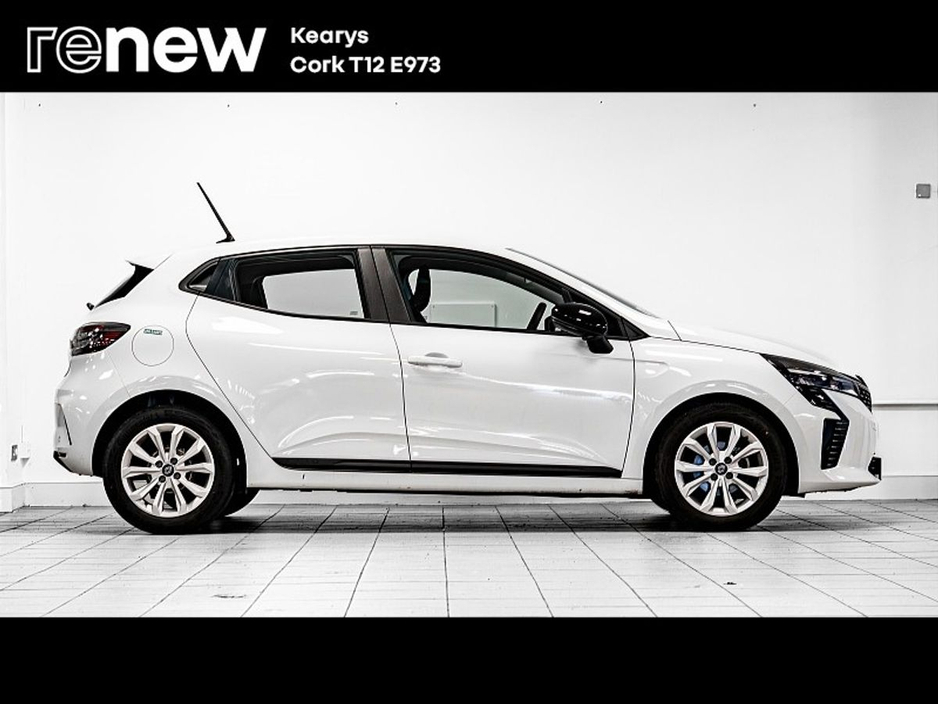 2025 Renault Clio - image 14