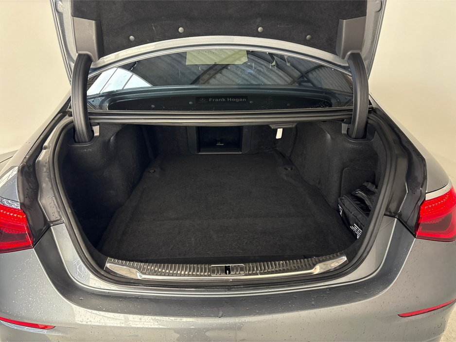 2022 Mercedes-Benz S Class 580 E LWB AMG LINE**BURMESTER SOUND SYSTEM**FRONT ELECTRIC HEATED SEATS**REAR HEATED SEATS**CREAM LEATHER INTERIOR**AMBIENT LIGHTING**20" ALLOYS**REVERSE CAMERA**ELECTRIC TAILGATE**WIRELESS CHARGING** €84,995