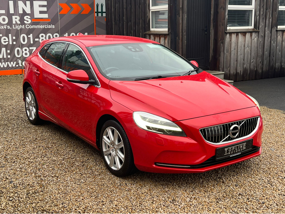 2019 Volvo V40 ==STUNNING VOLVO V40//AUTO//HUGE SPEC//FULL LEATHER// €17,500