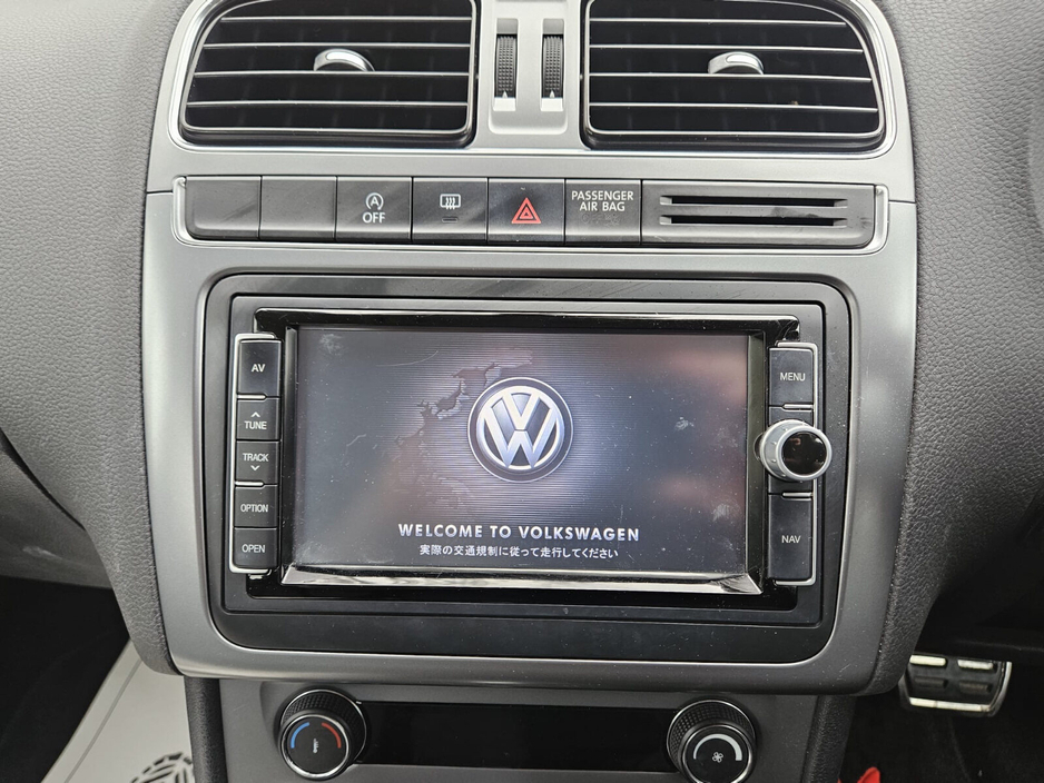 2016 Volkswagen Polo - image 17