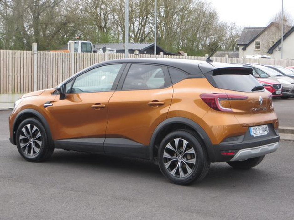 2022 Renault Captur - image 5