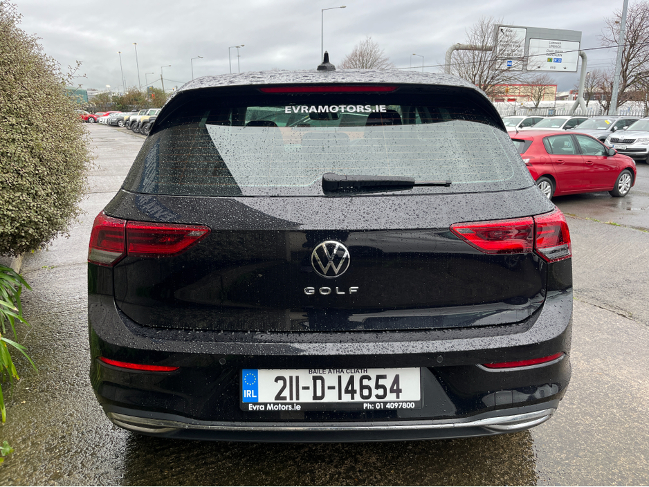 2021 Volkswagen Golf - image 7