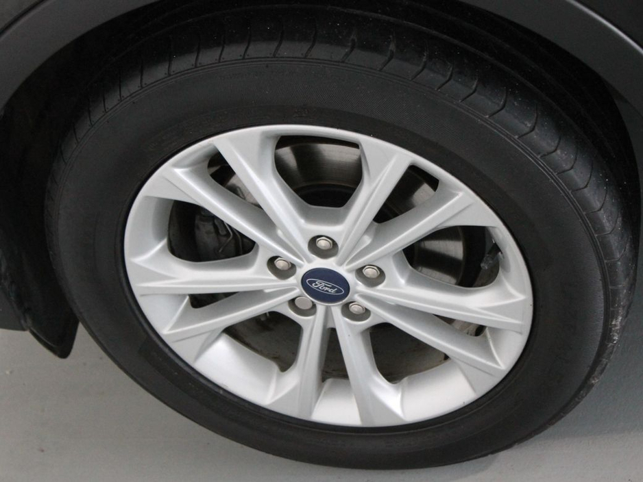 2019 Ford Kuga - image 31