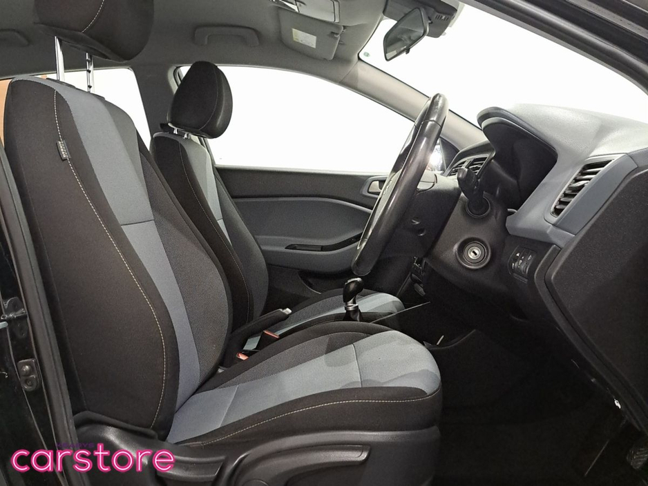 2018 Hyundai i20 - image 12