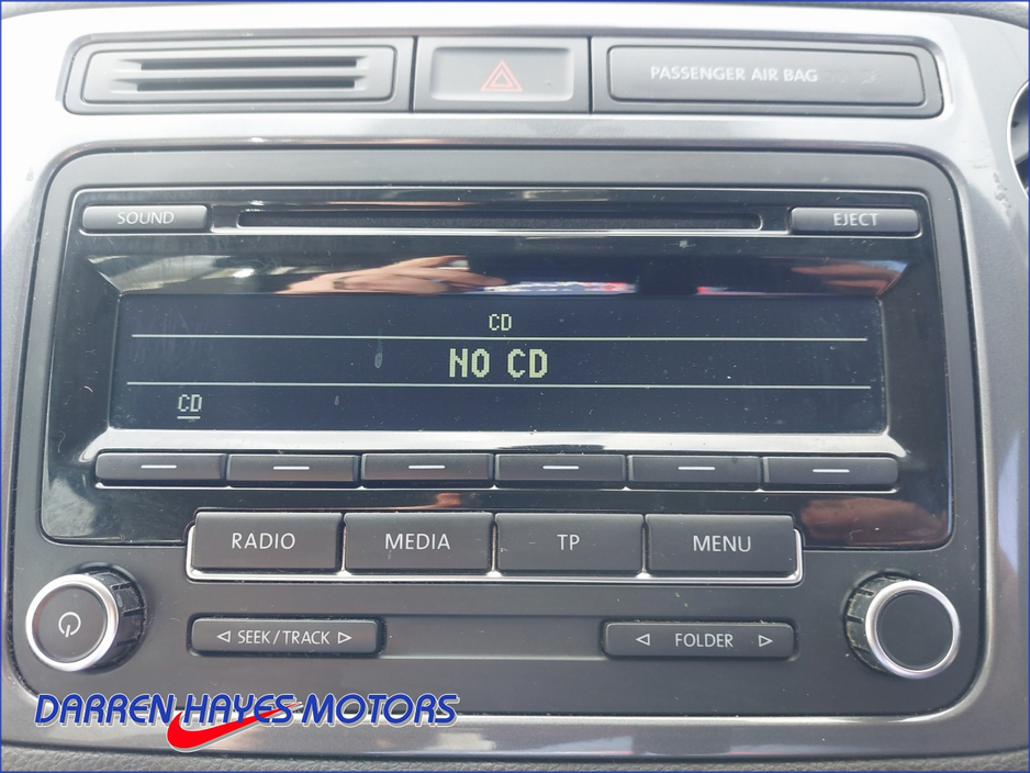 2012 Volkswagen Tiguan - image 15