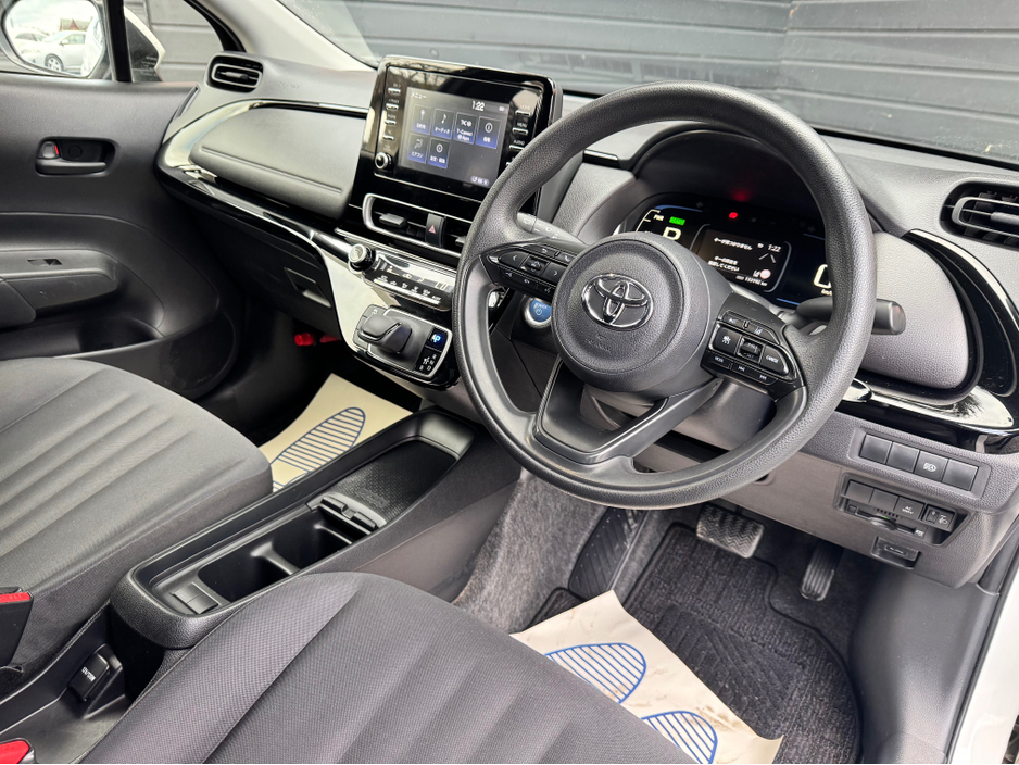 2021 Toyota Aqua - image 11