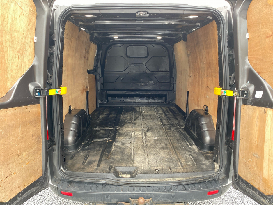 2022 Ford Transit Custom - image 15