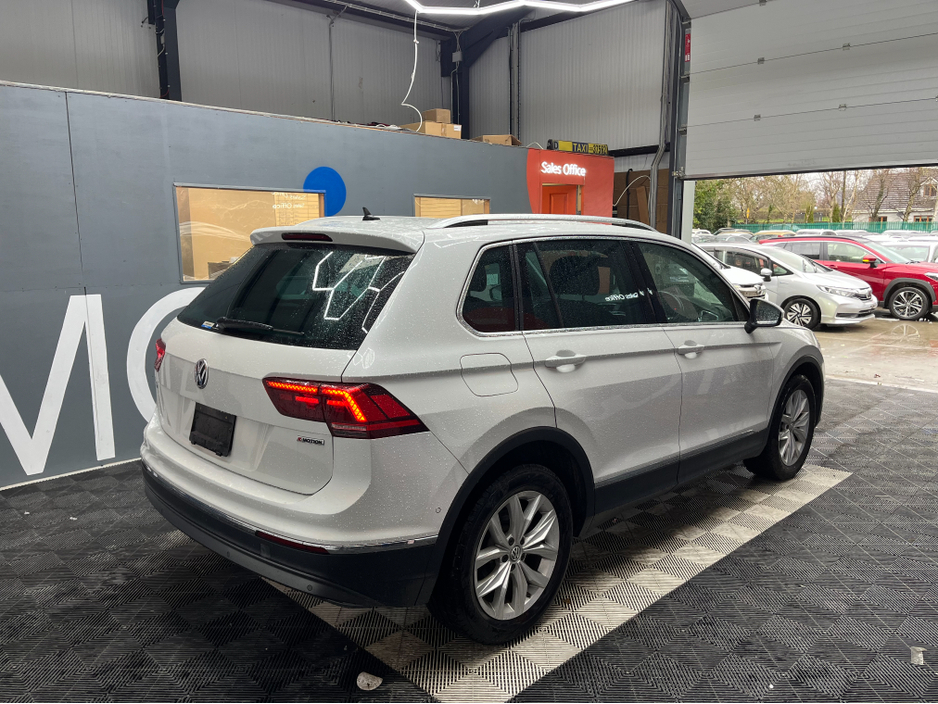 2018 Volkswagen Tiguan - image 2