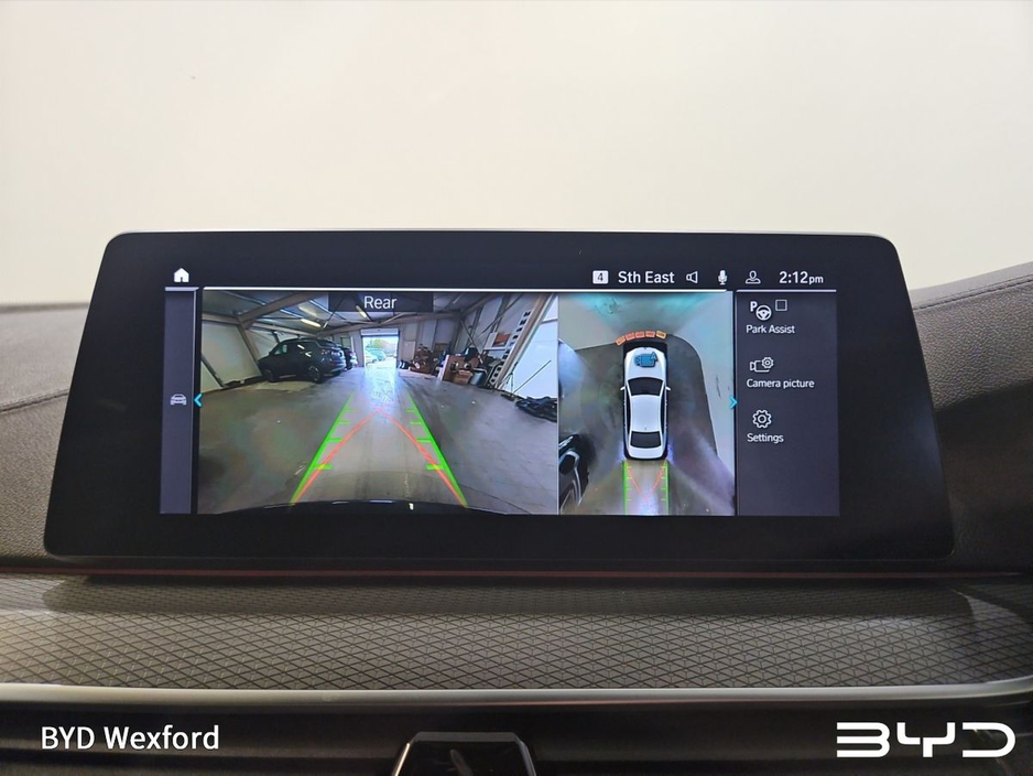 2019 BMW 5 Series - image 11