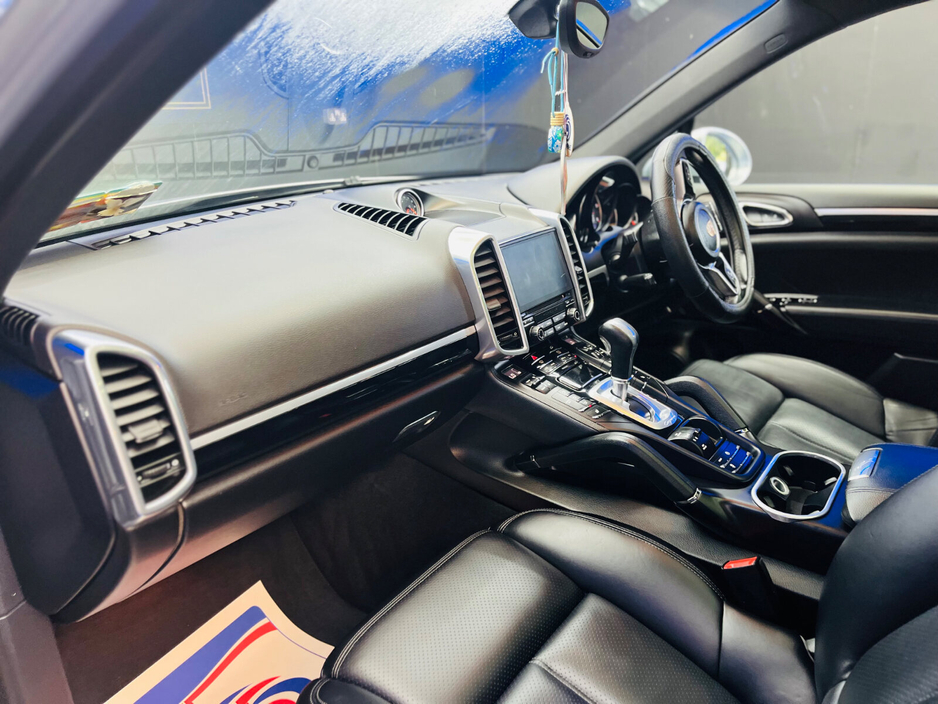 2018 Porsche Cayenne - image 19