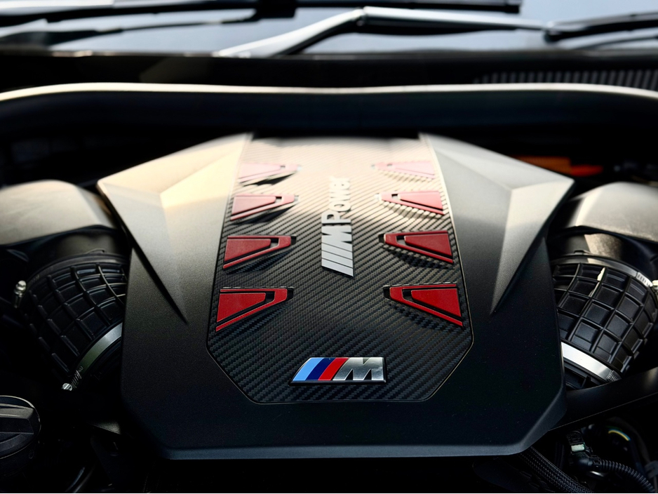 2024 BMW XM - image 8