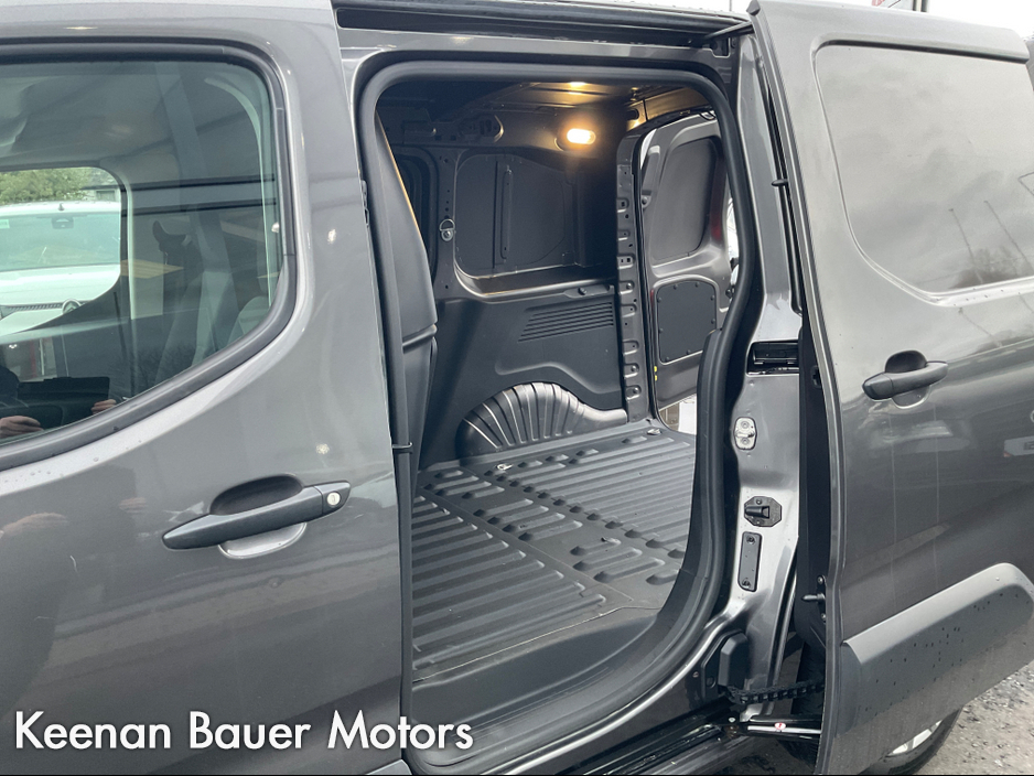 2020 Citroen Berlingo - image 9
