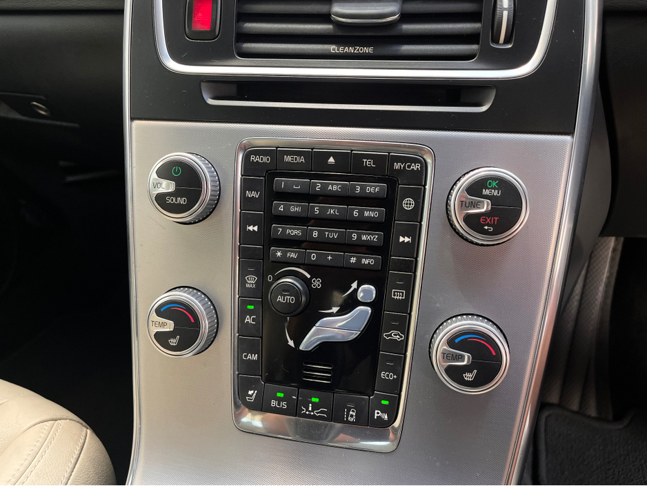 2016 Volvo S60 - image 44