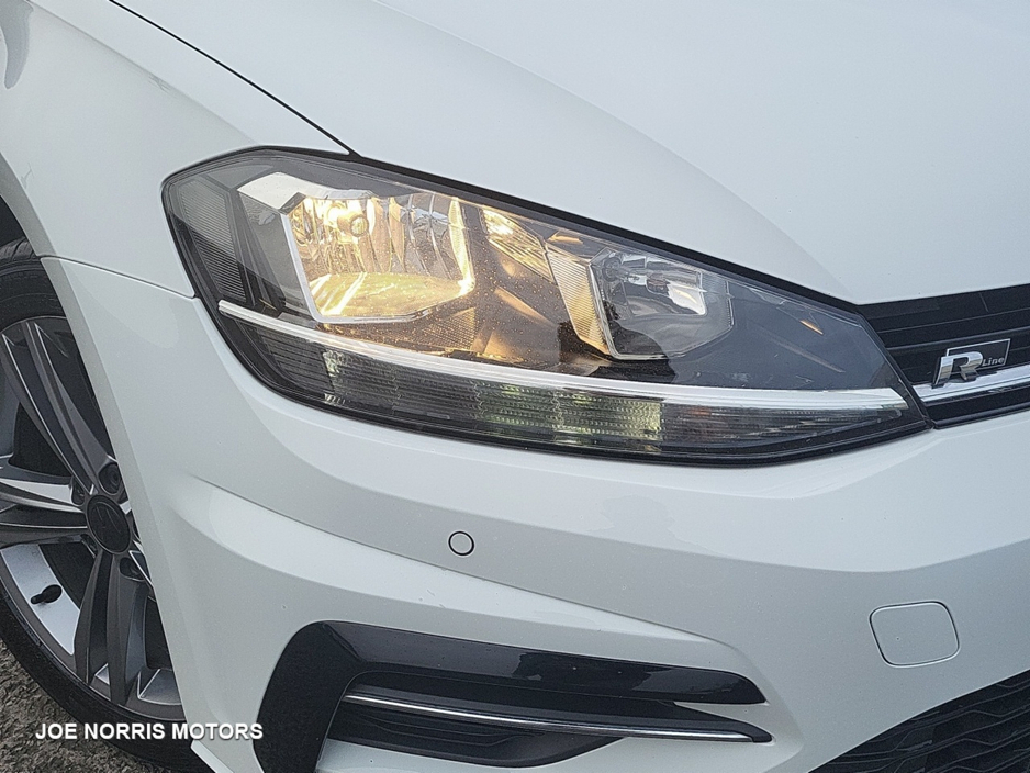 2020 Volkswagen Golf - image 14